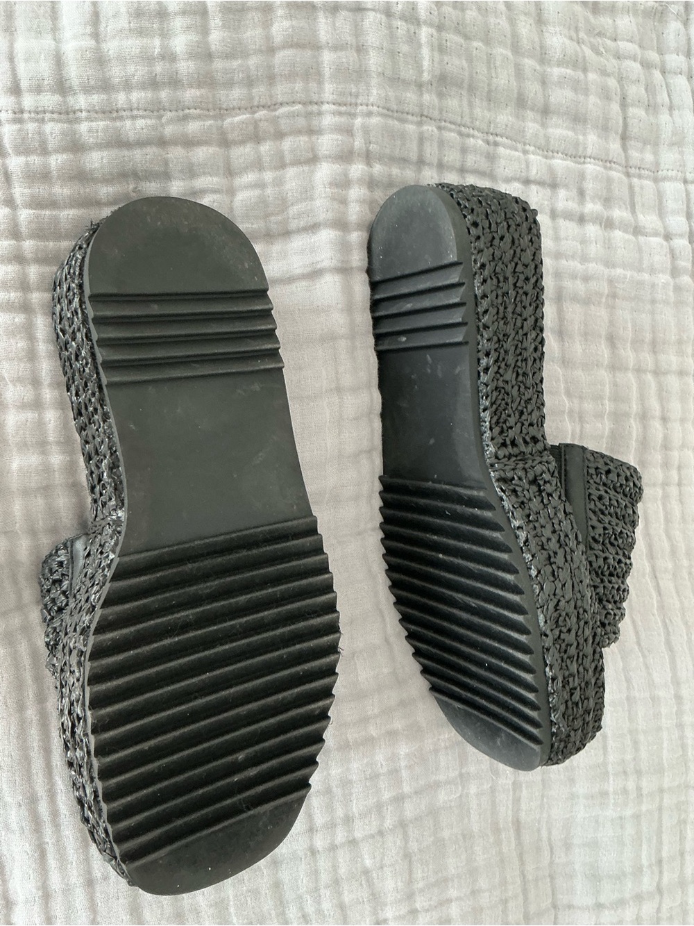 Raffia Slides - Picture 3 of 5
